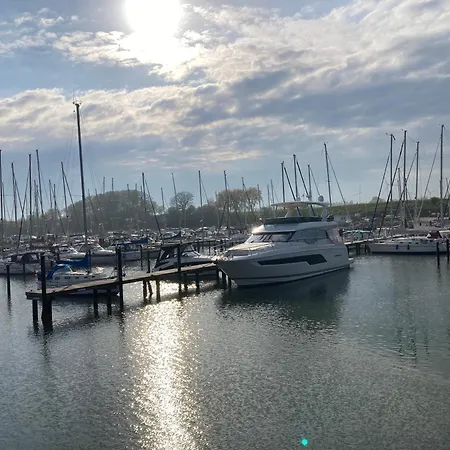 Mit Meerblick Apartament *